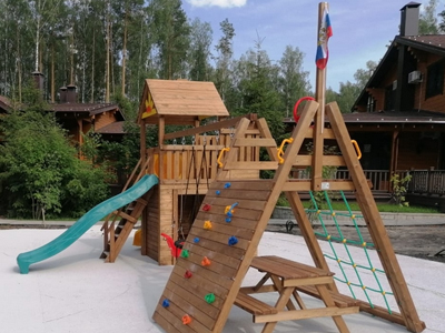 Детский игровой комплекс с горкой с качелями-гнездо